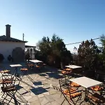 Adam 2* Makrinítsa