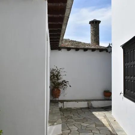 αδάμ Μακρινίτσα