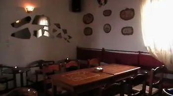 Adam 마크리니차