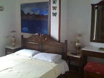 亚当酒店 2* 马克里尼撒